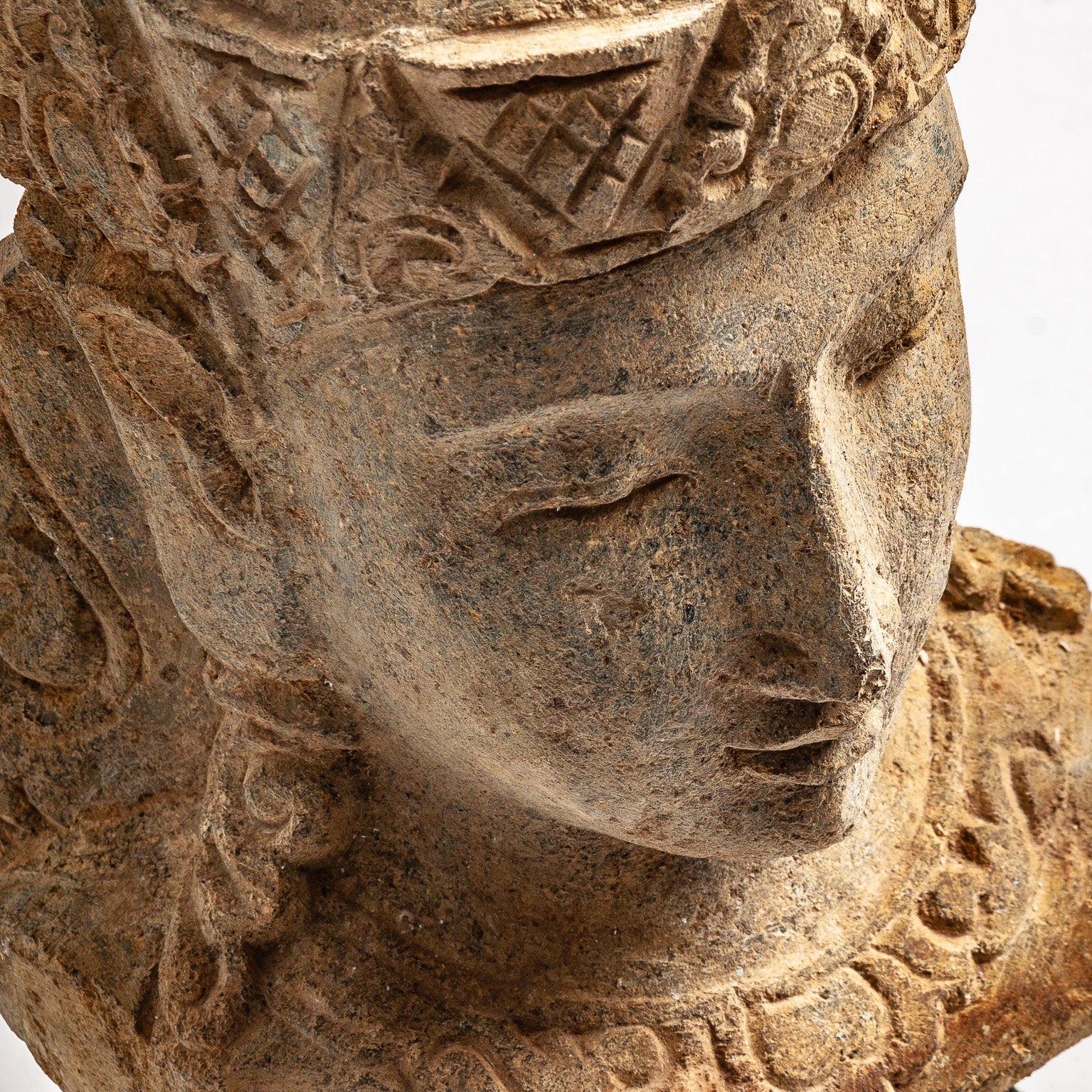 THAILANDÉS BUST